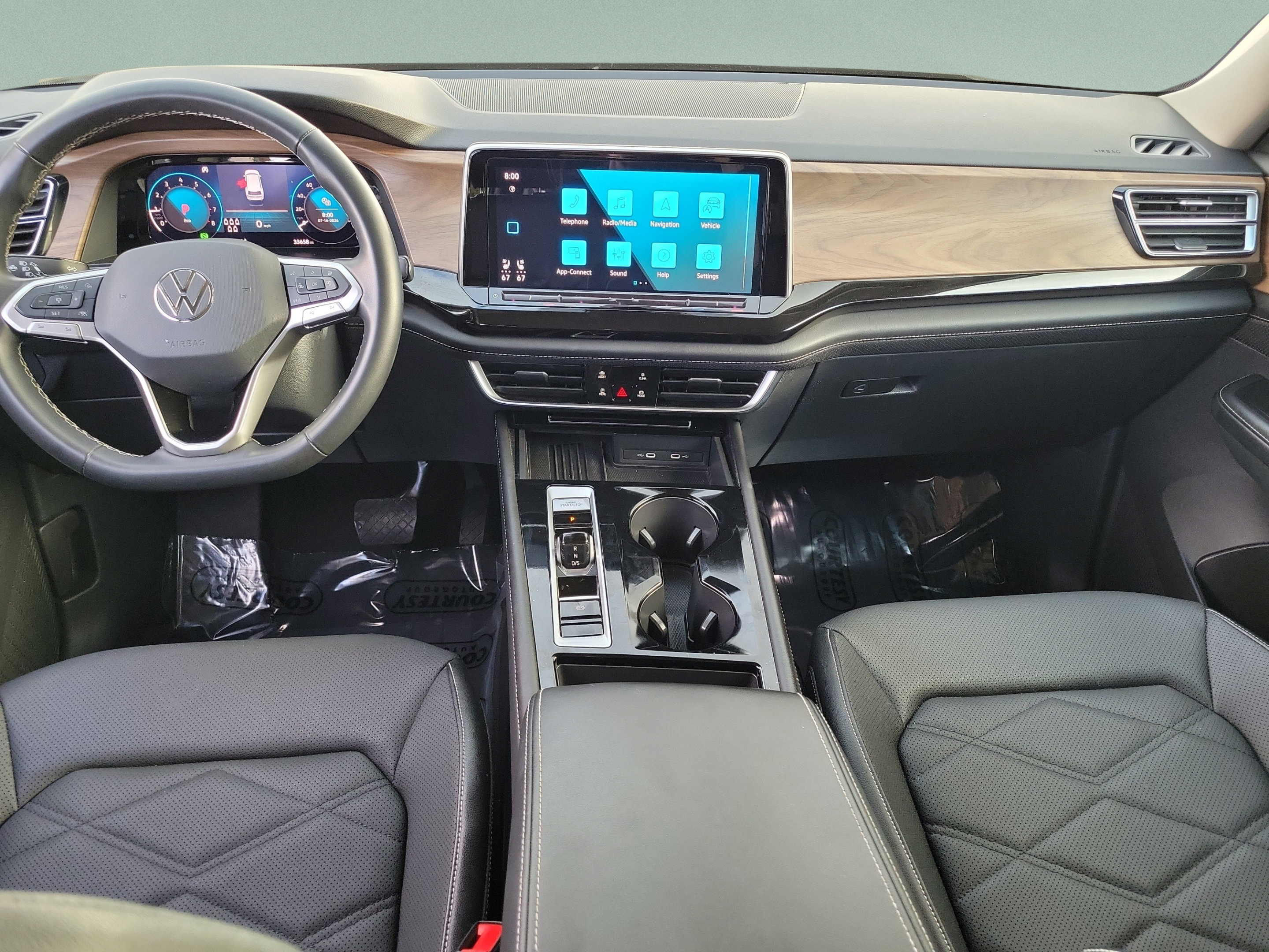 Used 2025 Volkswagen Atlas SE FWD image 8