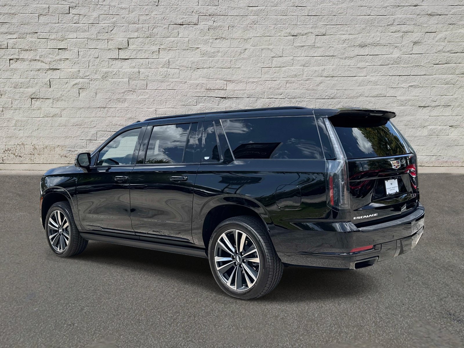 Certified 2026 Cadillac Escalade ESV Sport w/ Touring Package AWD/4WD image 3