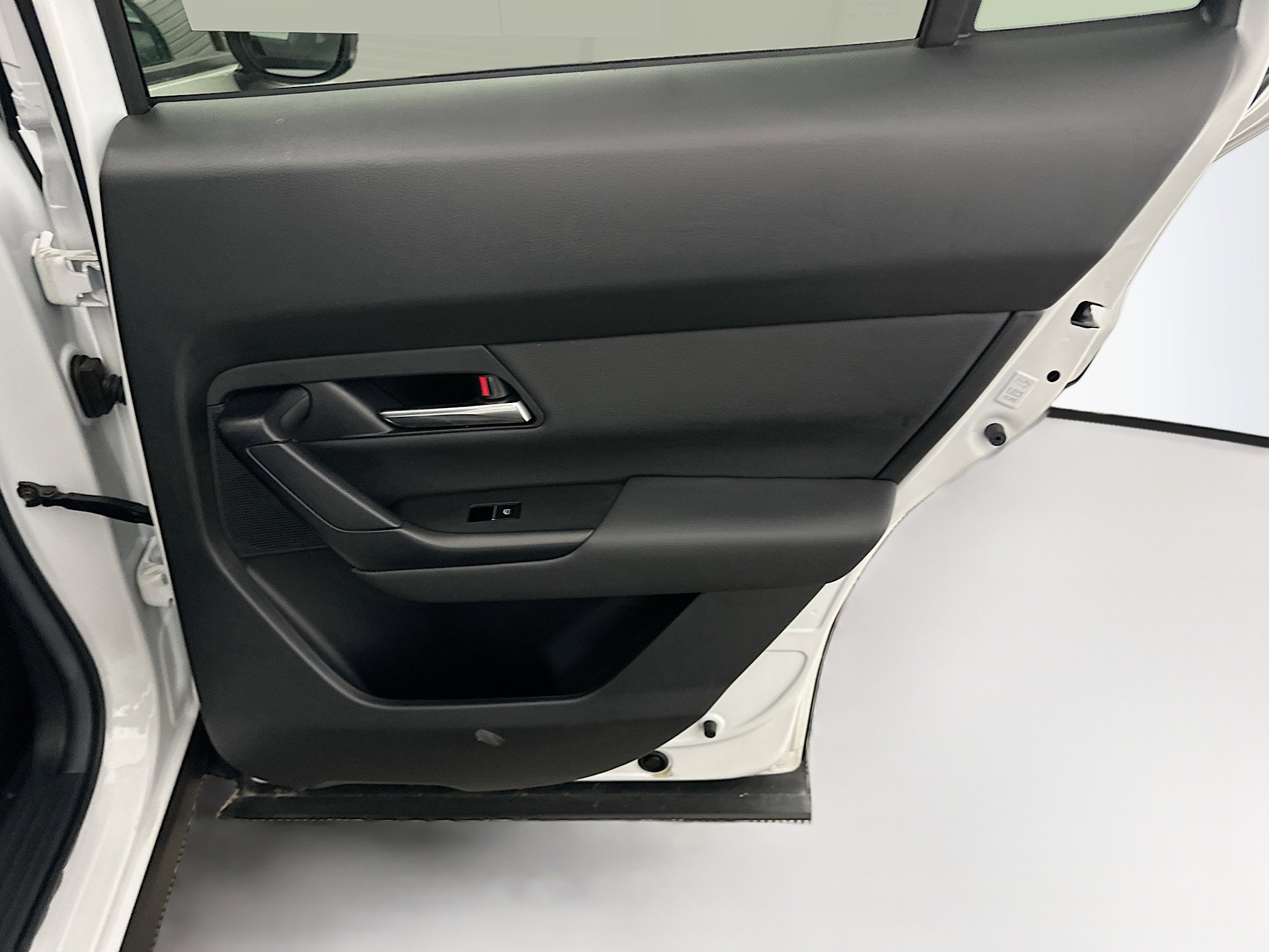 Used 2025 MAZDA CX-50 AWD 2.5 S w/ Premium Plus Pkg image 33