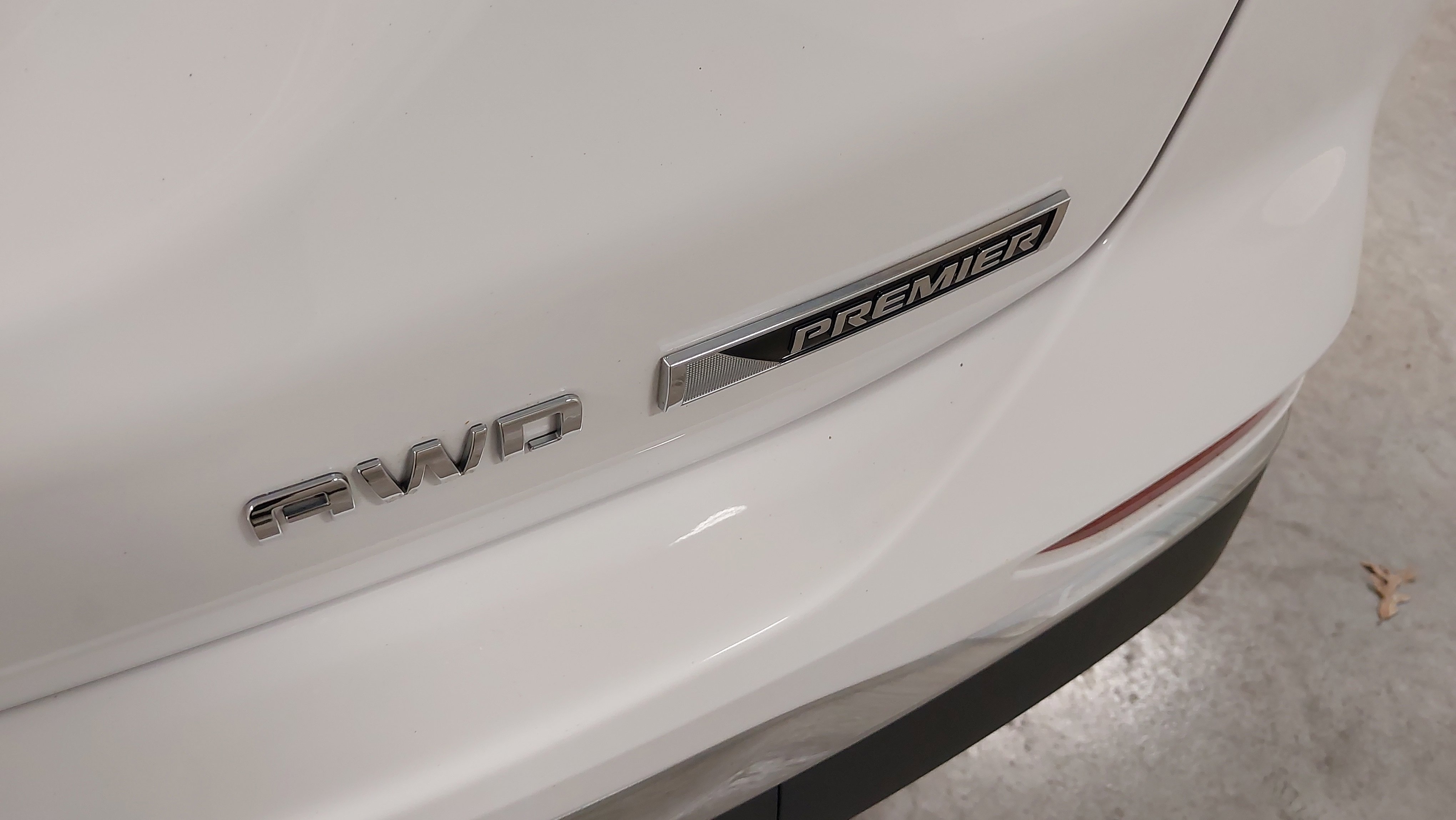 Used 2018 Chevrolet Equinox Premier image 33