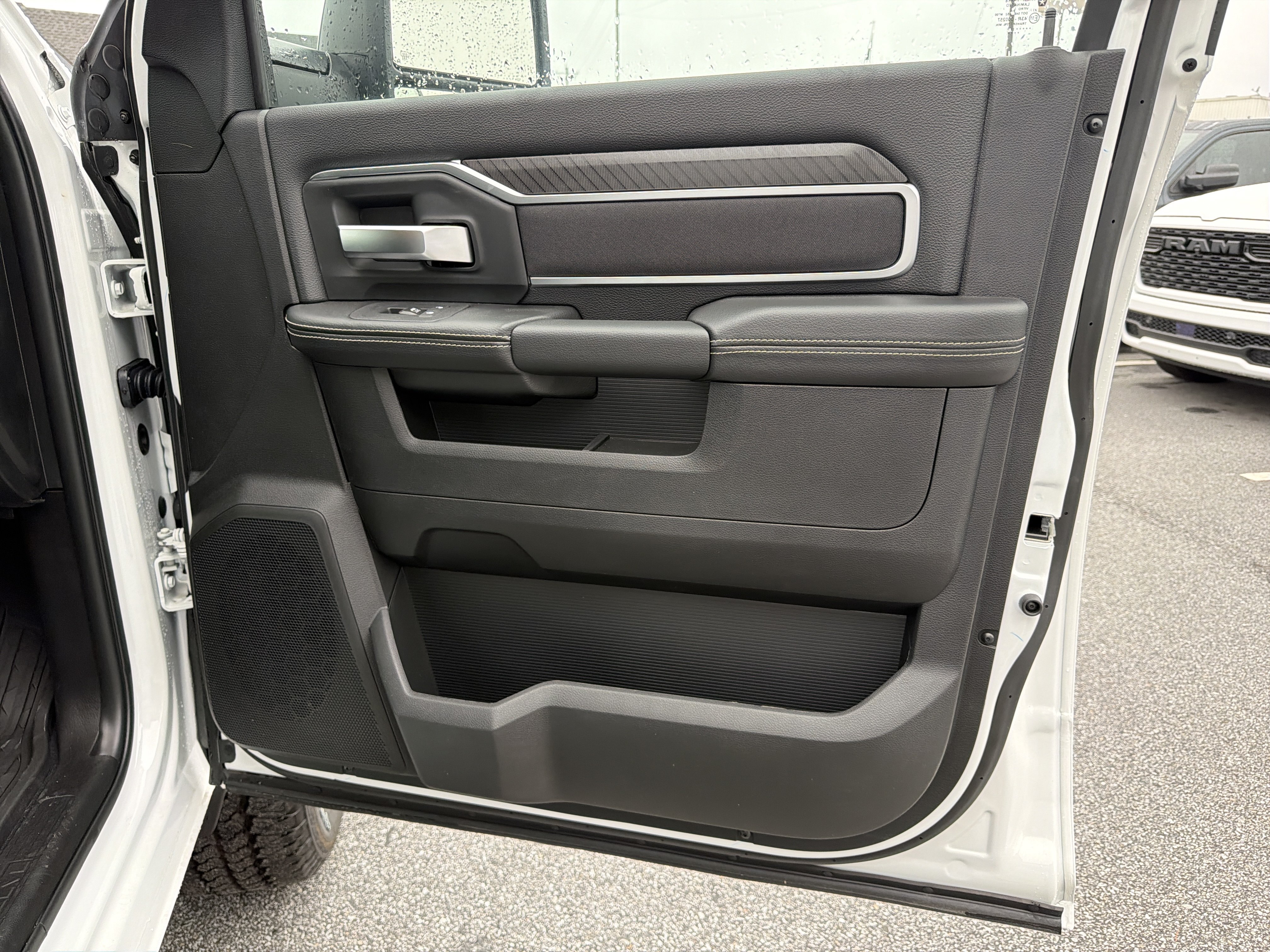 New 2026 RAM 2500 Big Horn AWD/4WD image 13