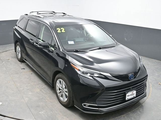 Used 2022 Toyota Sienna Platinum image 25