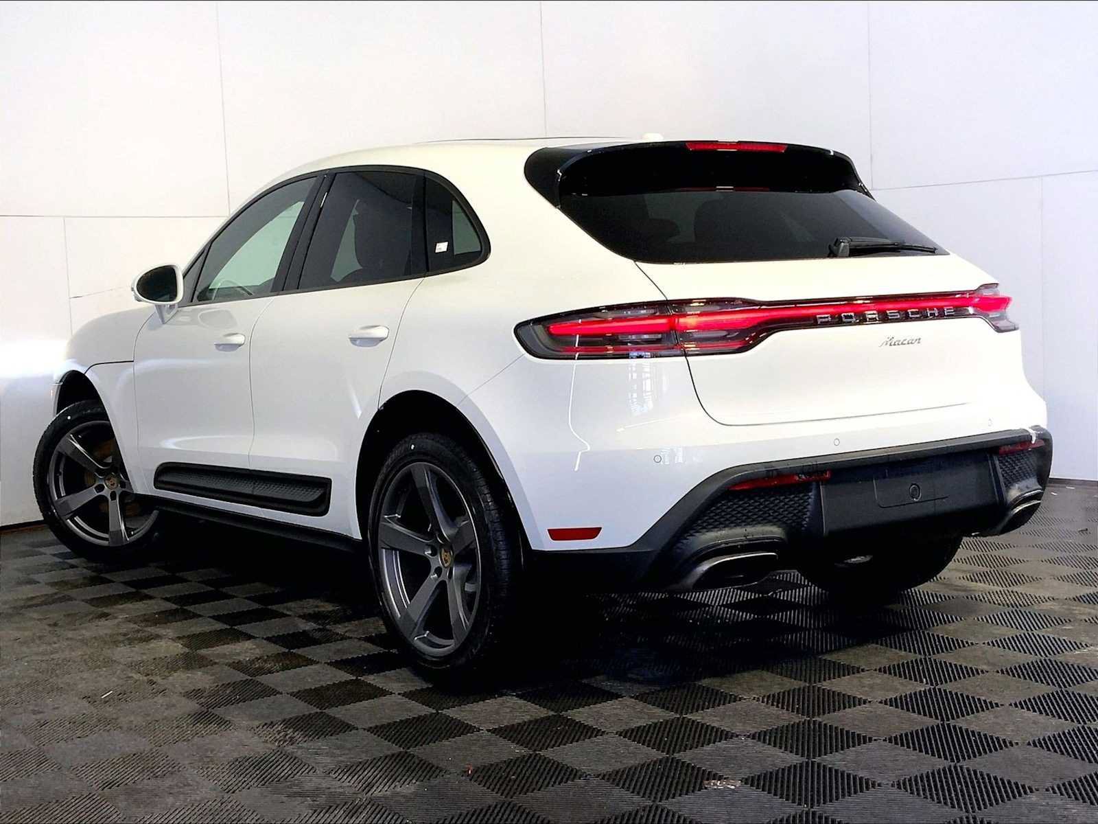 New 2026 Porsche Macan AWD/4WD image 3