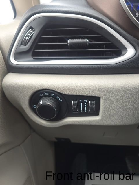 Used 2023 Chrysler Voyager LX image 23