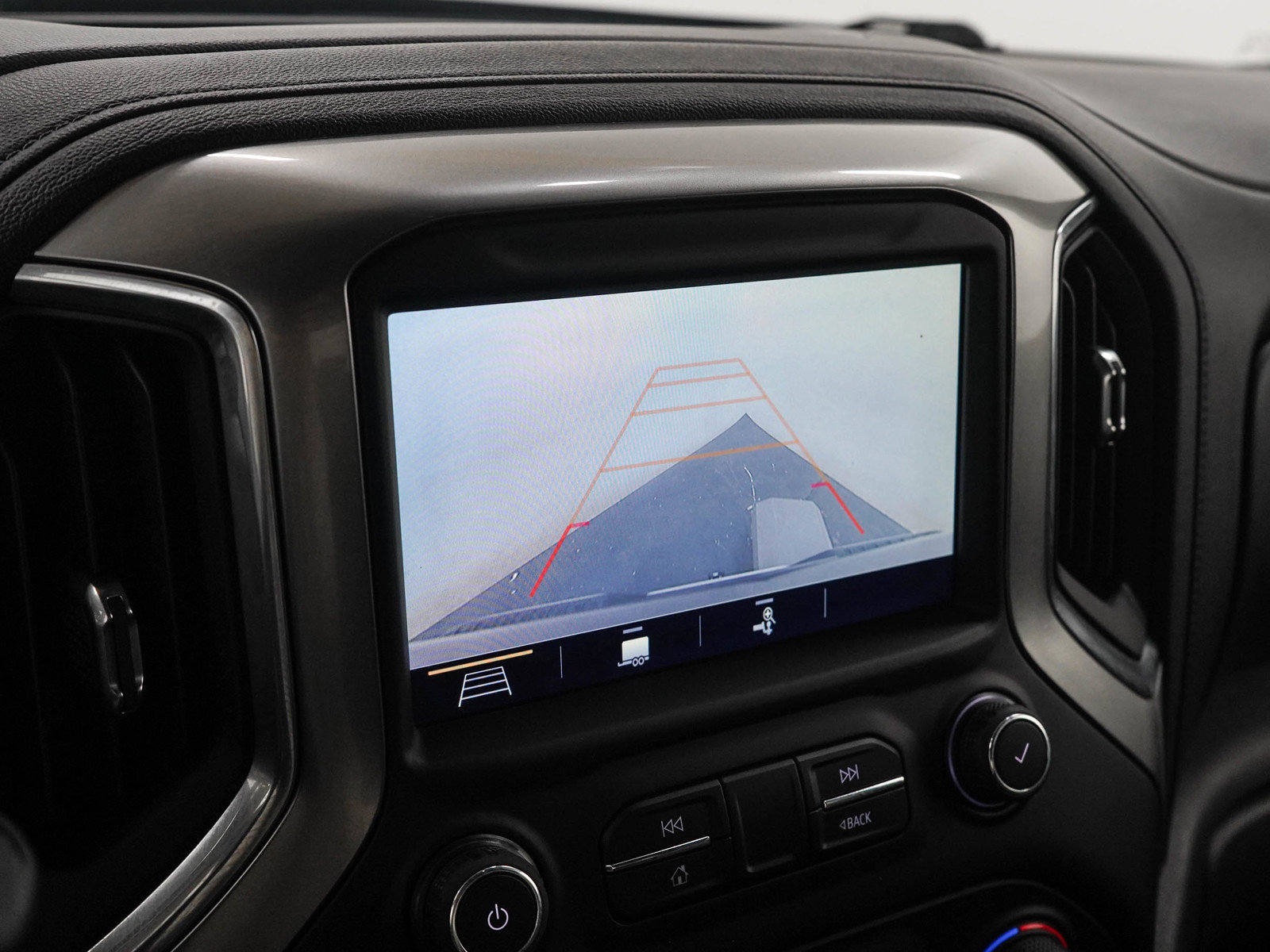 Used 2019 Chevrolet Silverado 1500 LTZ AWD/4WD image 20