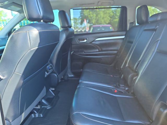Used 2018 Toyota Highlander FWD V6 image 30