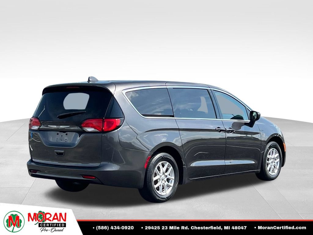 Used 2020 Chrysler Voyager LX FWD image 5