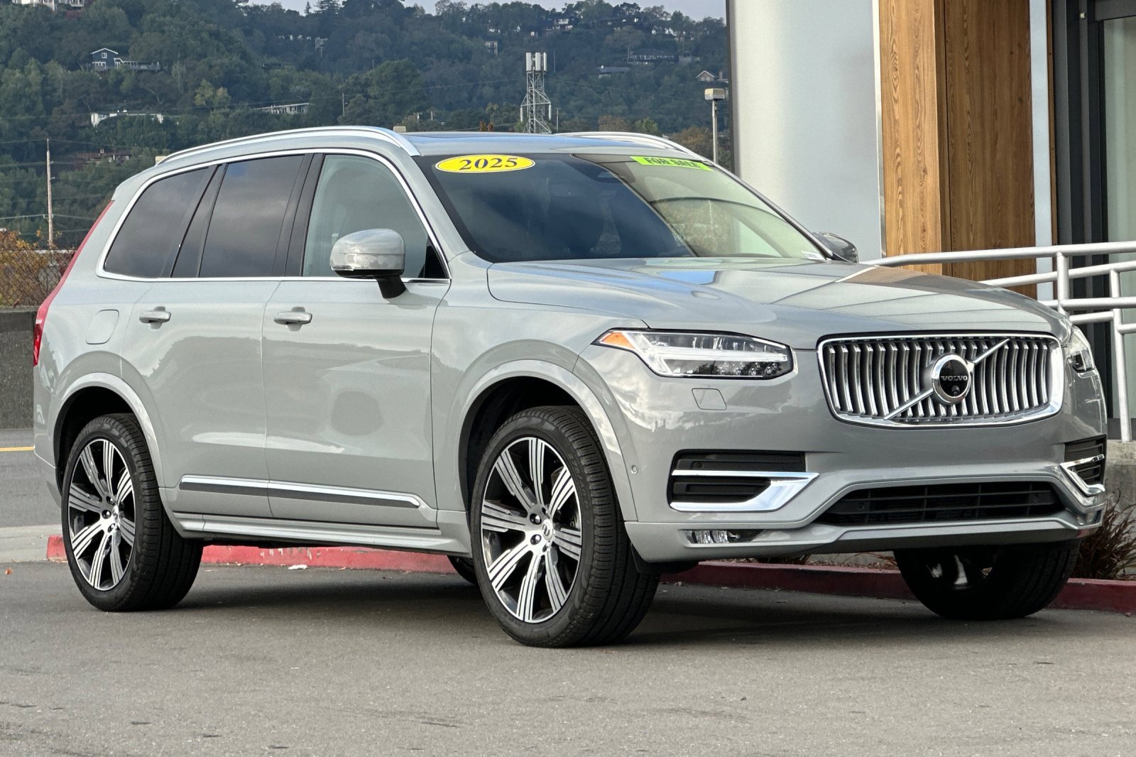 Certified 2025 Volvo XC90 B6 Ultra w/ Protection Package Premier image 10