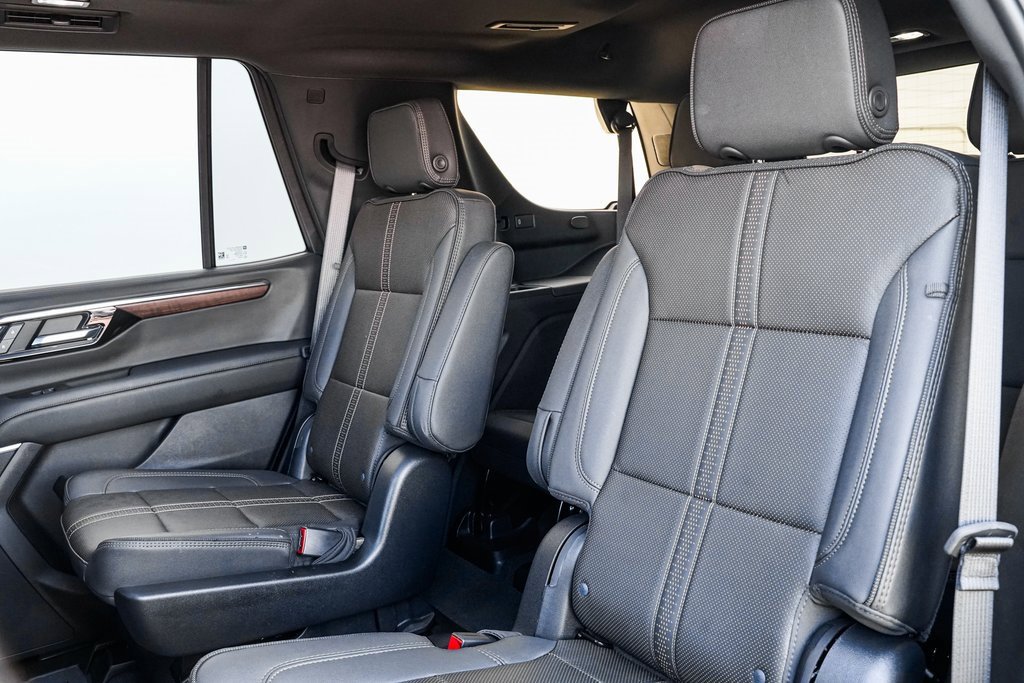 Used 2025 Chevrolet Tahoe High Country image 18