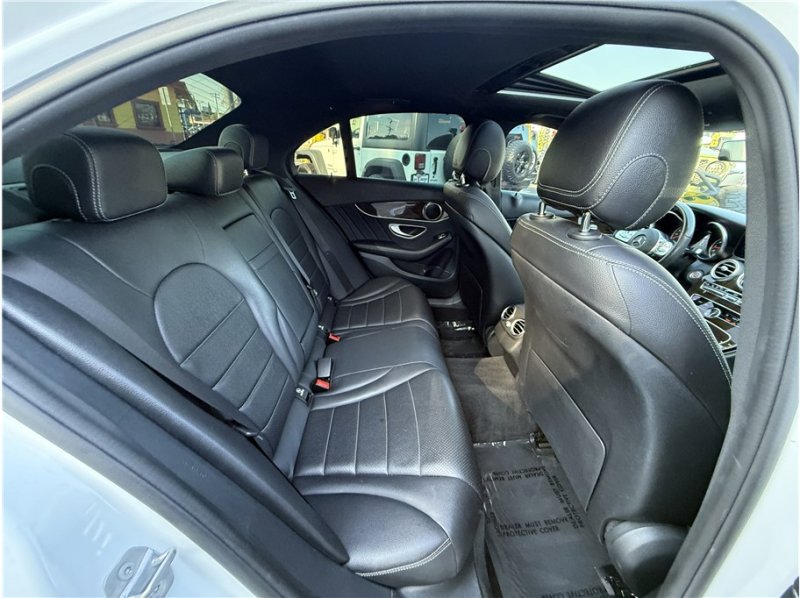 Used 2020 Mercedes-Benz C 300 Sedan image 26