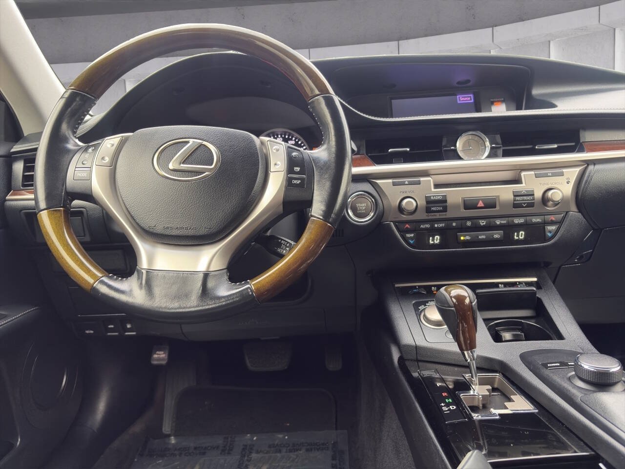 Used 2014 Lexus ES 350 w/ Premium Package FWD image 15