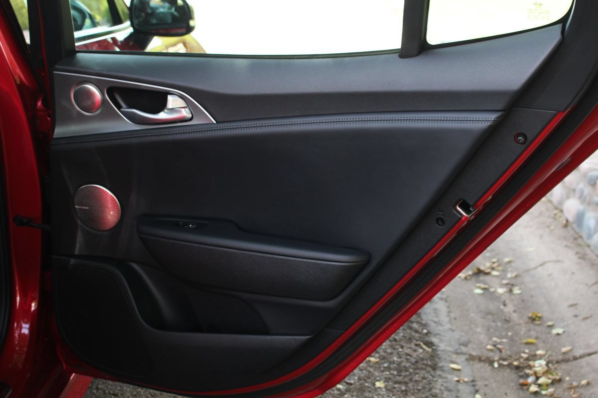Used 2018 Kia Stinger GT2 RWD image 17