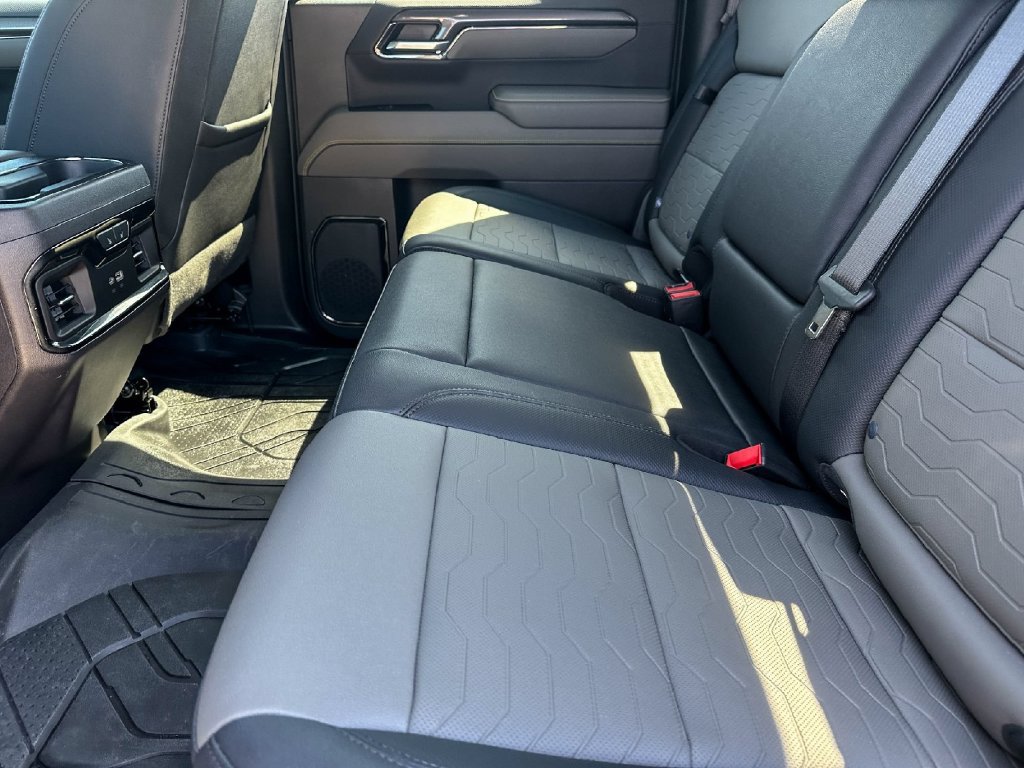 Used 2024 Chevrolet Silverado 1500 ZR2 AWD/4WD image 18