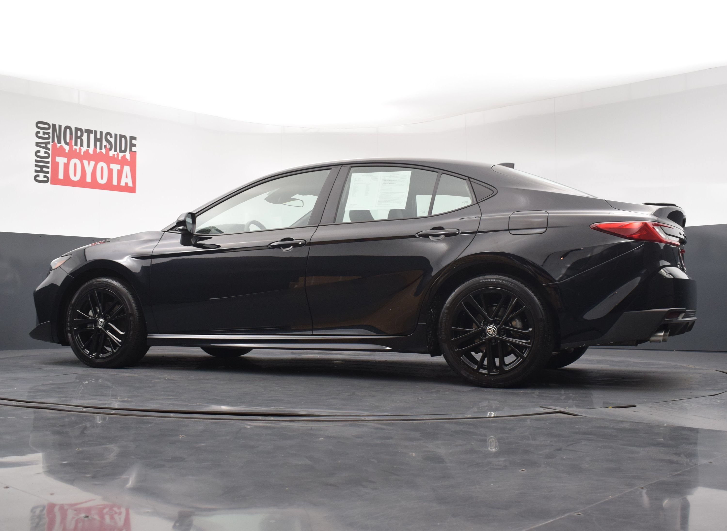 Used 2025 Toyota Camry SE AWD/4WD image 26