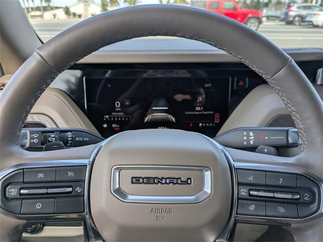 Used 2025 GMC Yukon Denali image 32