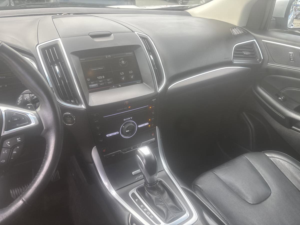 Used 2015 Ford Edge Titanium image 16
