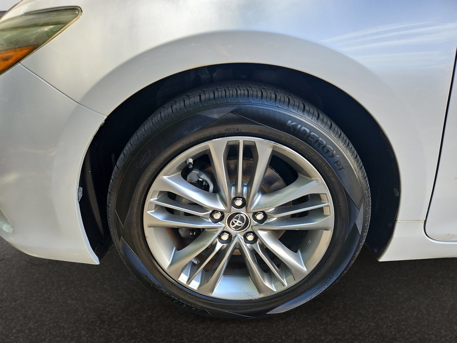 Used 2015 Toyota Camry SE FWD image 37