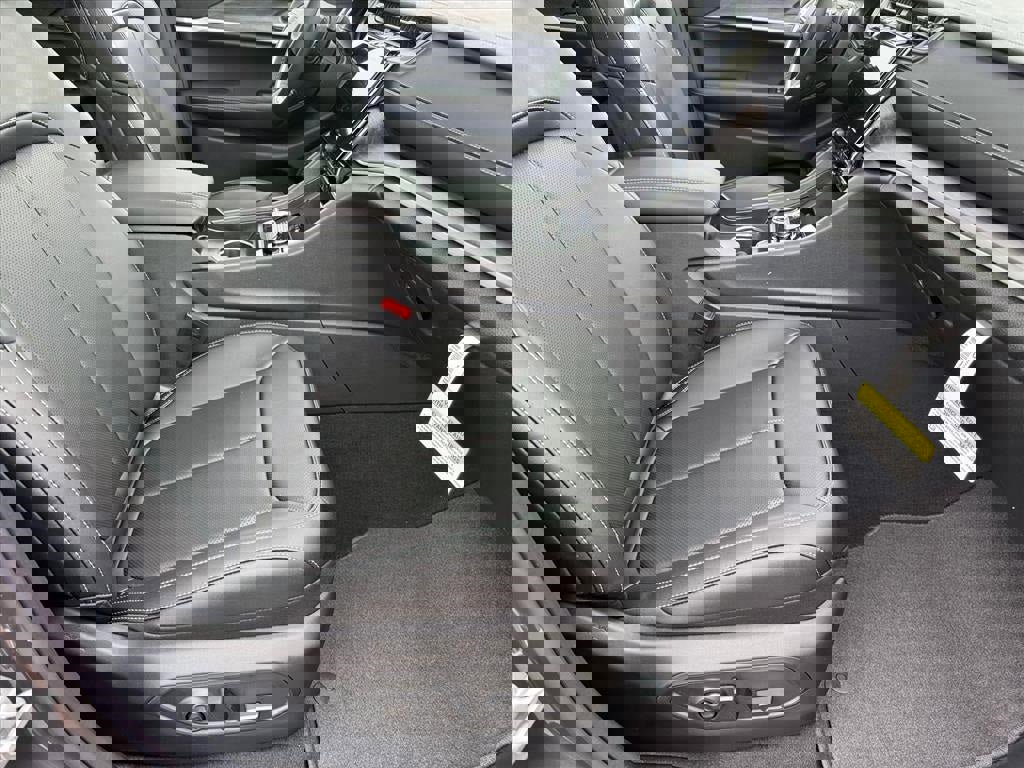 New 2025 Jeep Grand Cherokee L Limited w/ Luxury Tech Group II image 10