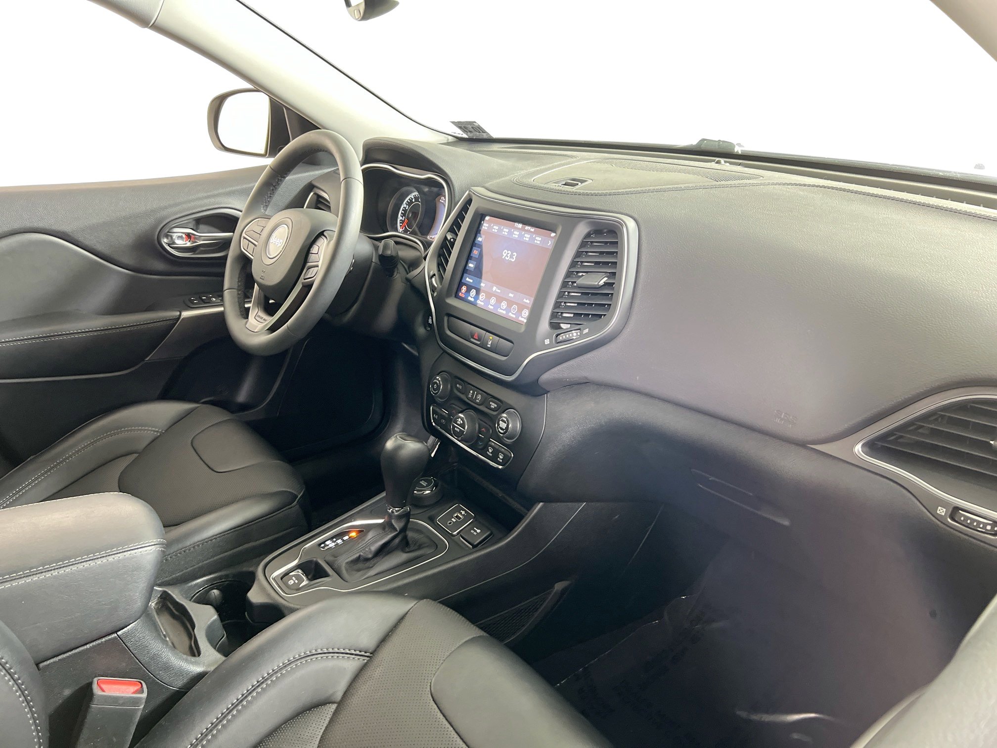 Used 2022 Jeep Cherokee Latitude Lux w/ Mopar Interior Package image 27