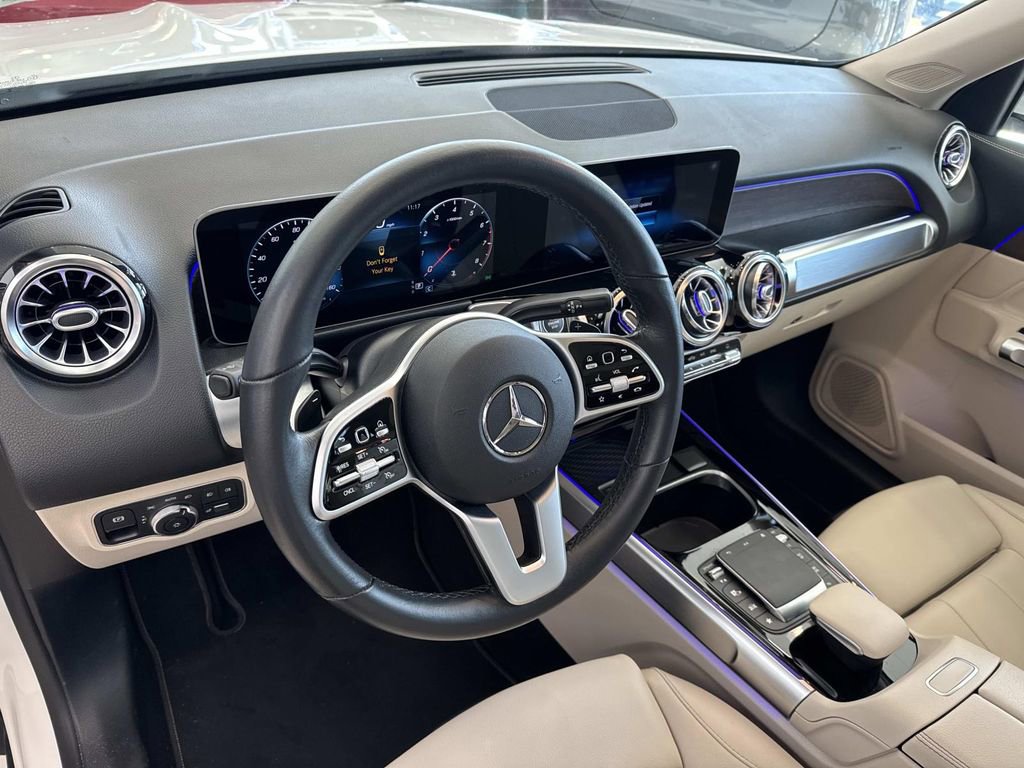 Used 2021 Mercedes-Benz GLB 250 image 18