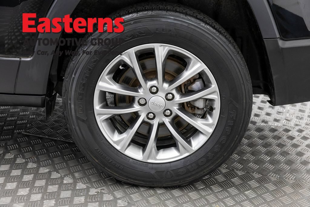 Used 2021 Jeep Cherokee Latitude Plus AWD/4WD image 35