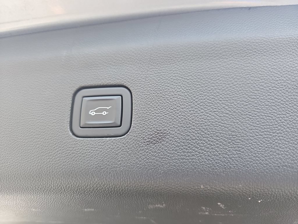 Certified 2024 Buick Enclave Essence w/ Trailering Package, 5000 lbs. AWD/4WD image 17