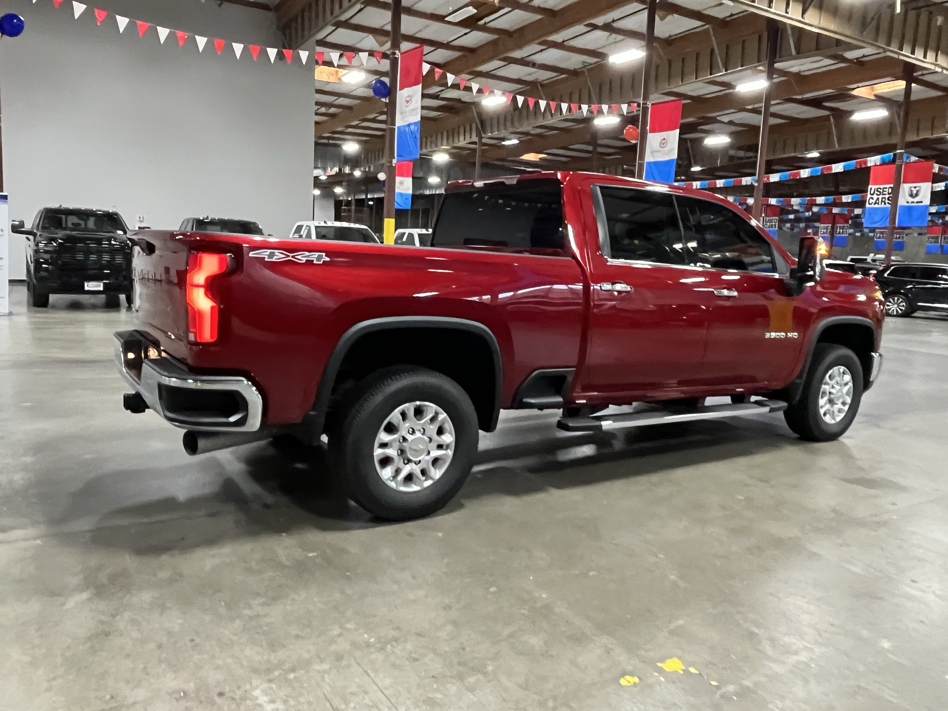 Used 2025 Chevrolet Silverado 3500 LTZ AWD/4WD image 11