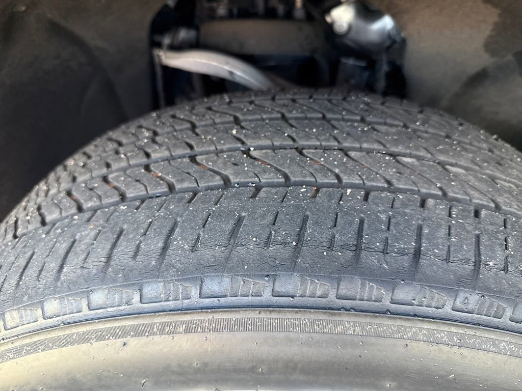 Used 2023 Cadillac Escalade Premium Luxury image 30