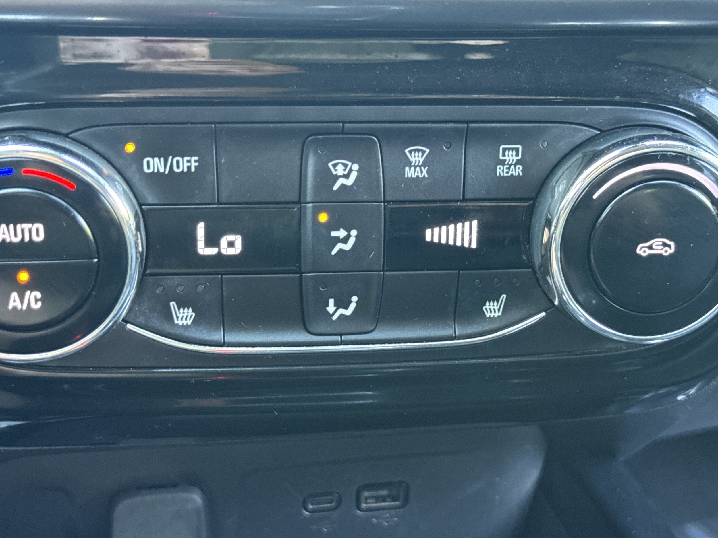 Used 2025 Chevrolet Trax ACTIV w/ Driver Confidence Package FWD image 18