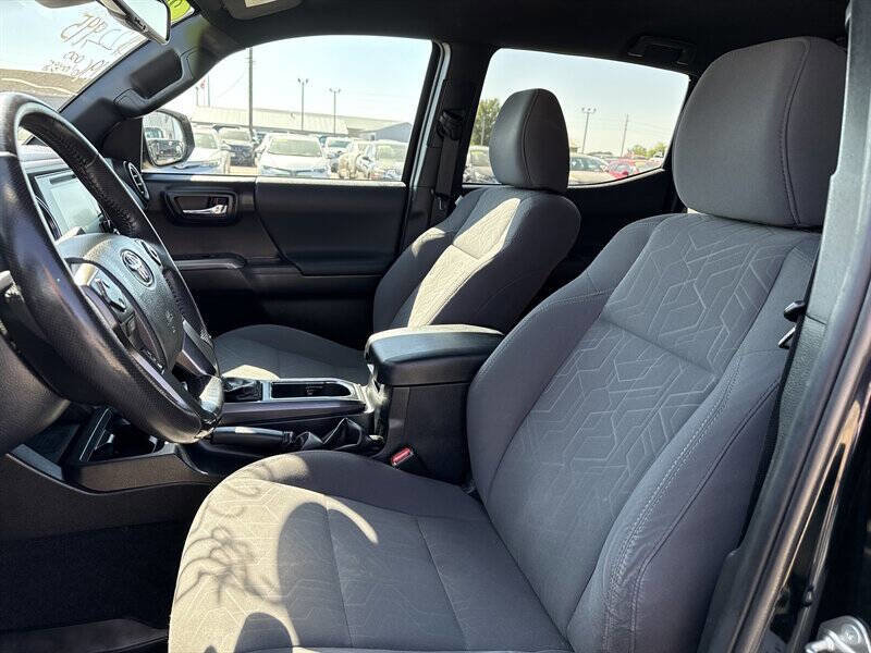 Used 2019 Toyota Tacoma TRD Sport image 14