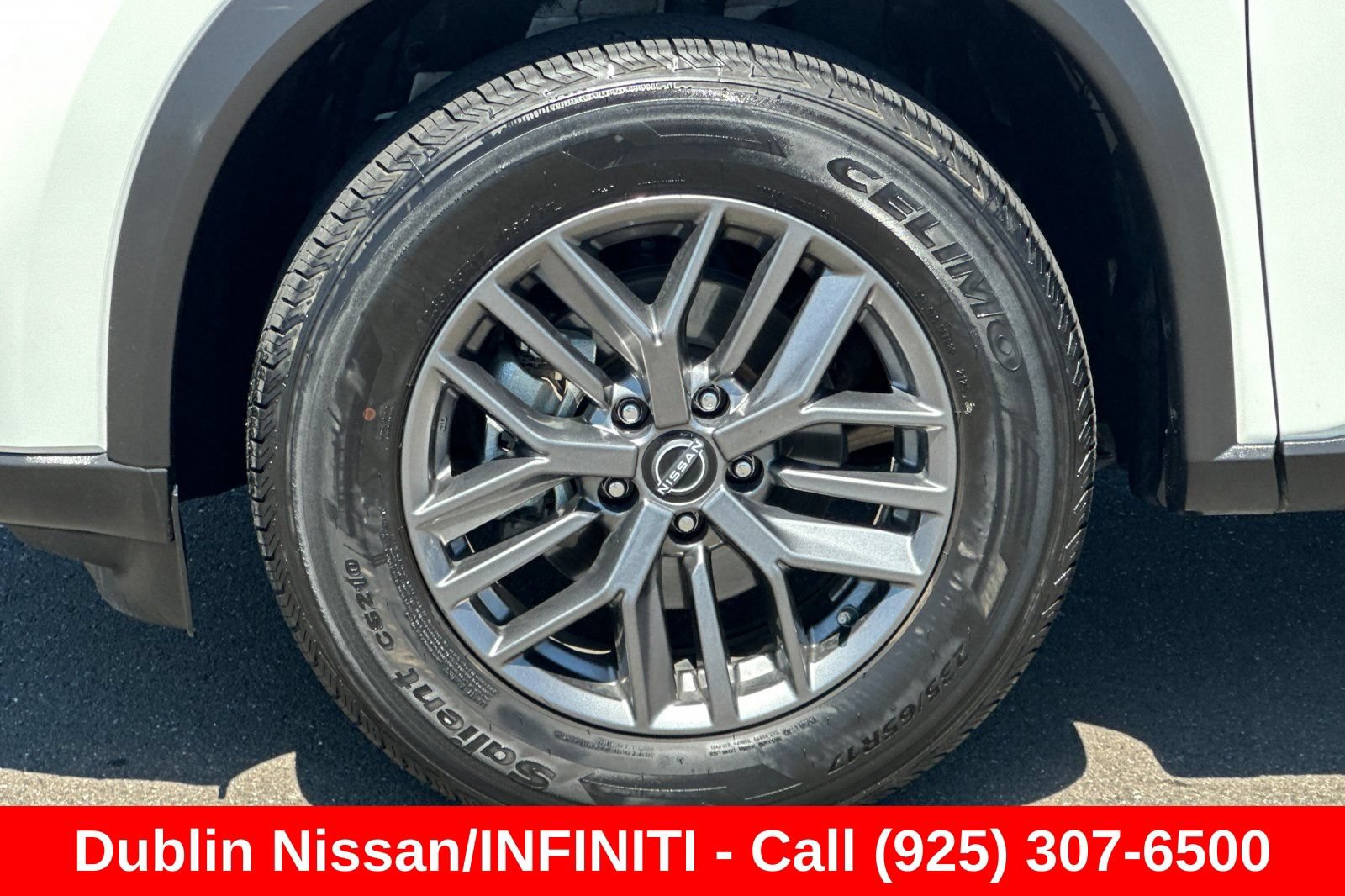 Used 2024 Nissan Rogue S FWD image 43
