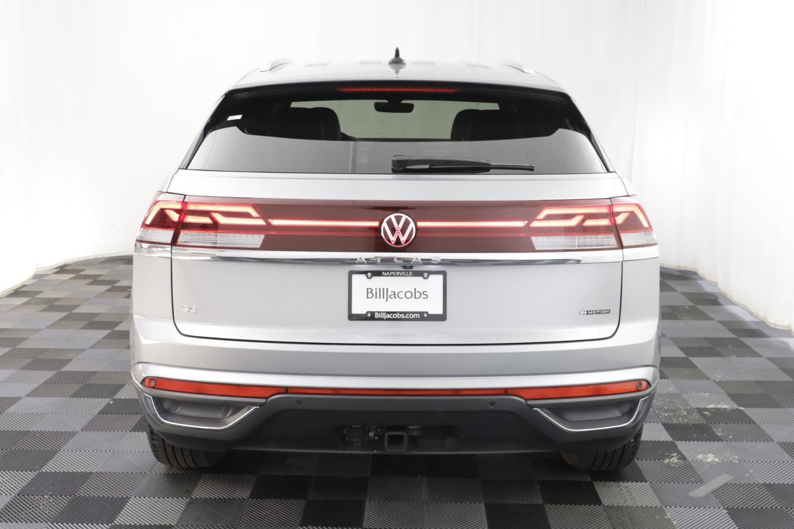 Used 2025 Volkswagen Atlas Cross Sport SE image 16