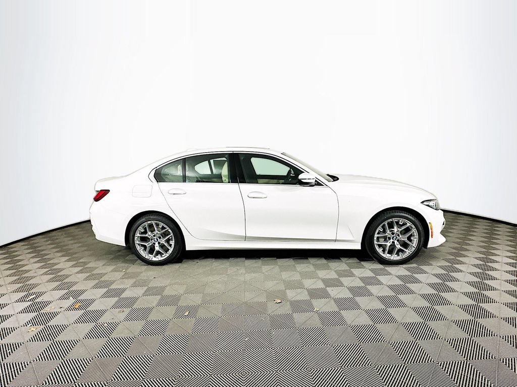 Used 2026 BMW 330i xDrive Sedan w/ Convenience Package AWD/4WD image 9
