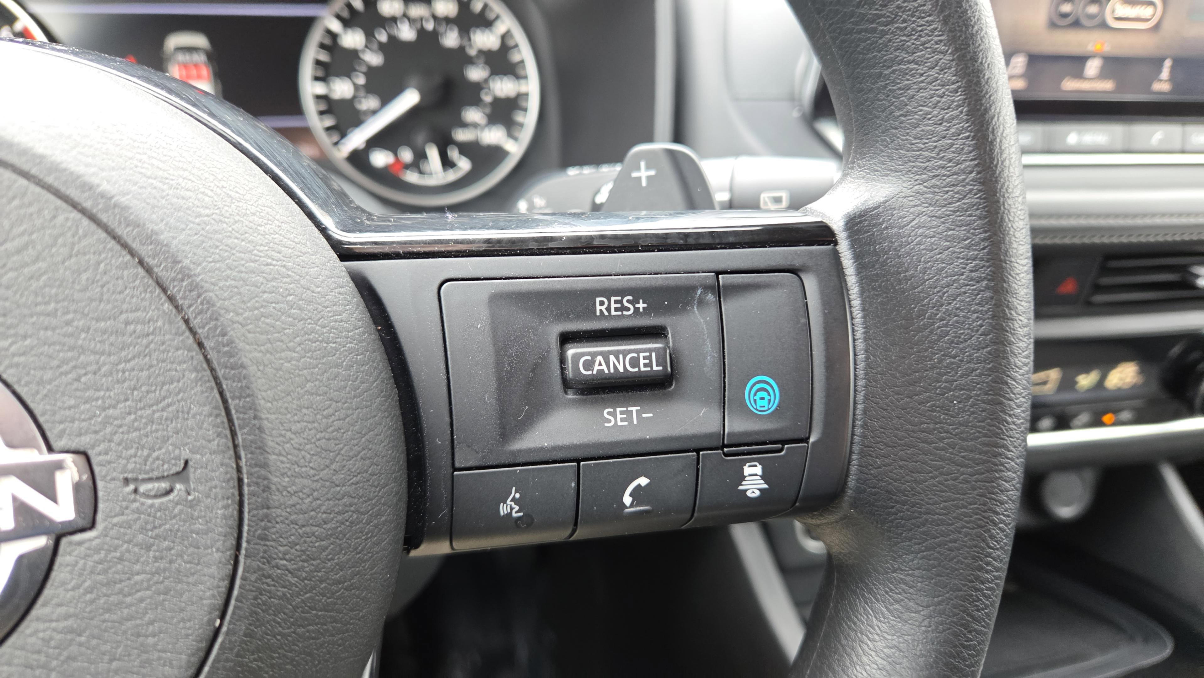 Used 2023 Nissan Rogue SV image 17