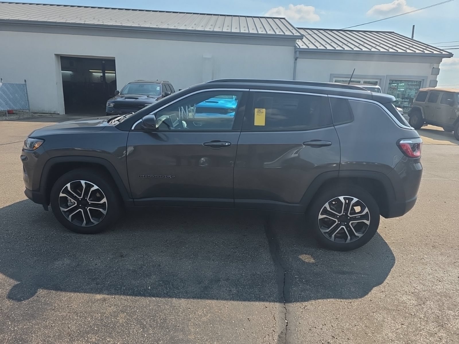 Used 2023 Jeep Compass Limited AWD/4WD image 6