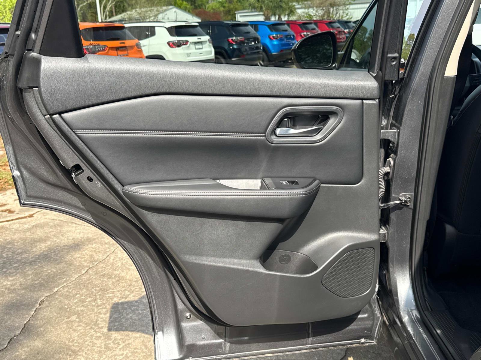 Used 2026 Nissan Rogue SL image 11