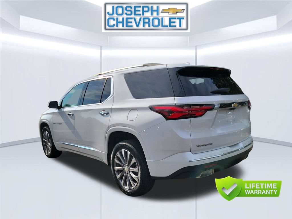 Used 2023 Chevrolet Traverse Premier FWD image 4