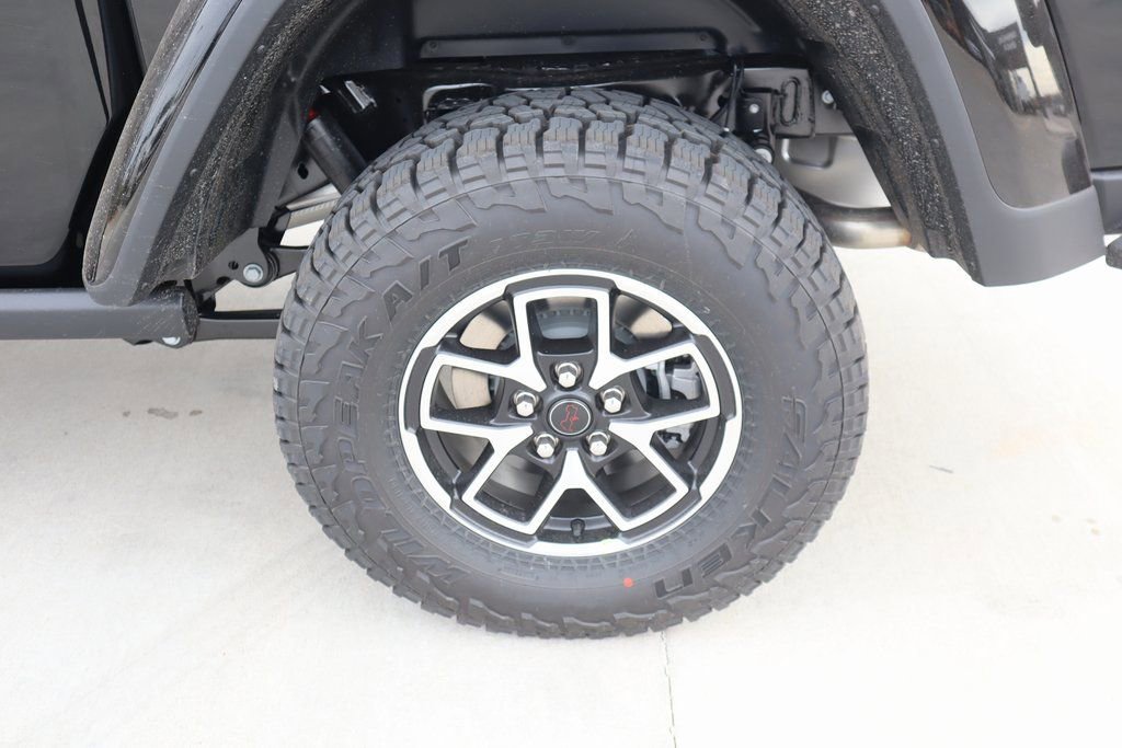 New 2026 Jeep Gladiator Rubicon w/ Steel Power Dome Hood Package AWD/4WD image 18