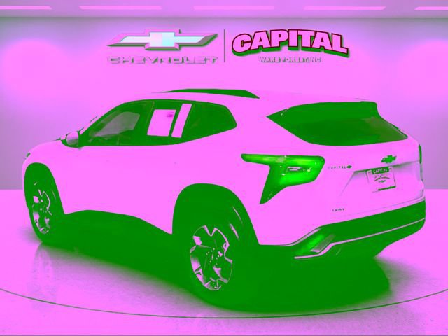 Used 2025 Chevrolet Trax LT w/ Driver Confidence Package FWD image 3