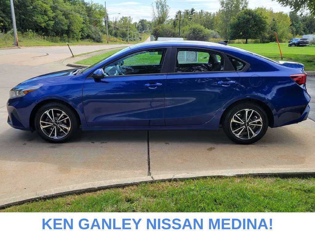Used 2023 Kia Forte LXS w/ LXS Technology Package FWD image 6