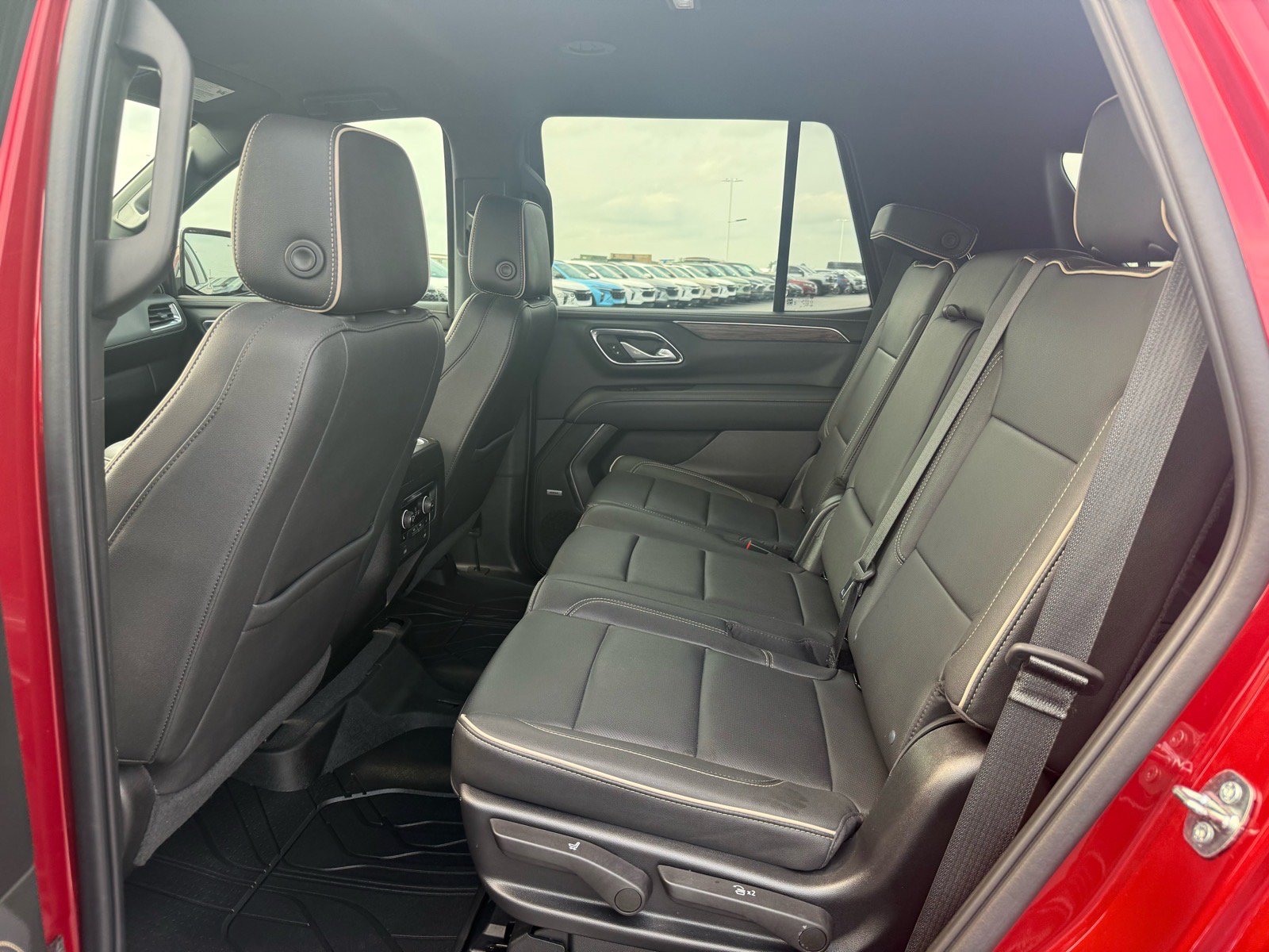 Used 2022 Chevrolet Tahoe Premier AWD/4WD image 13