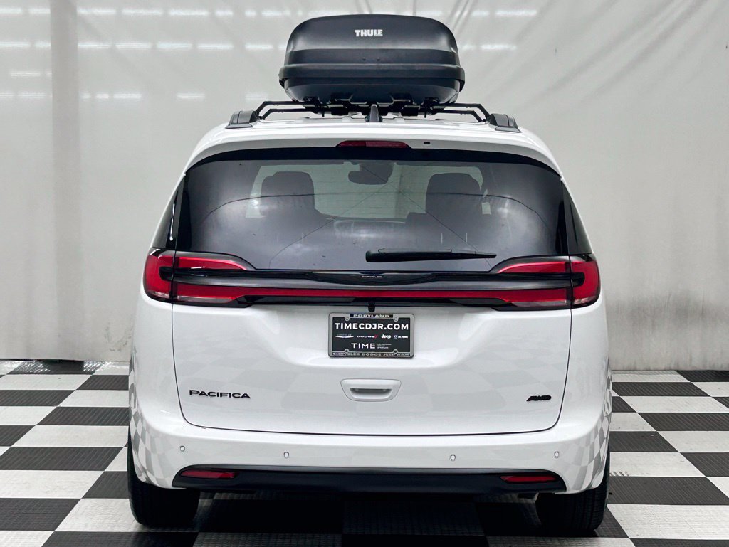 New 2026 Chrysler Pacifica Select AWD/4WD image 6