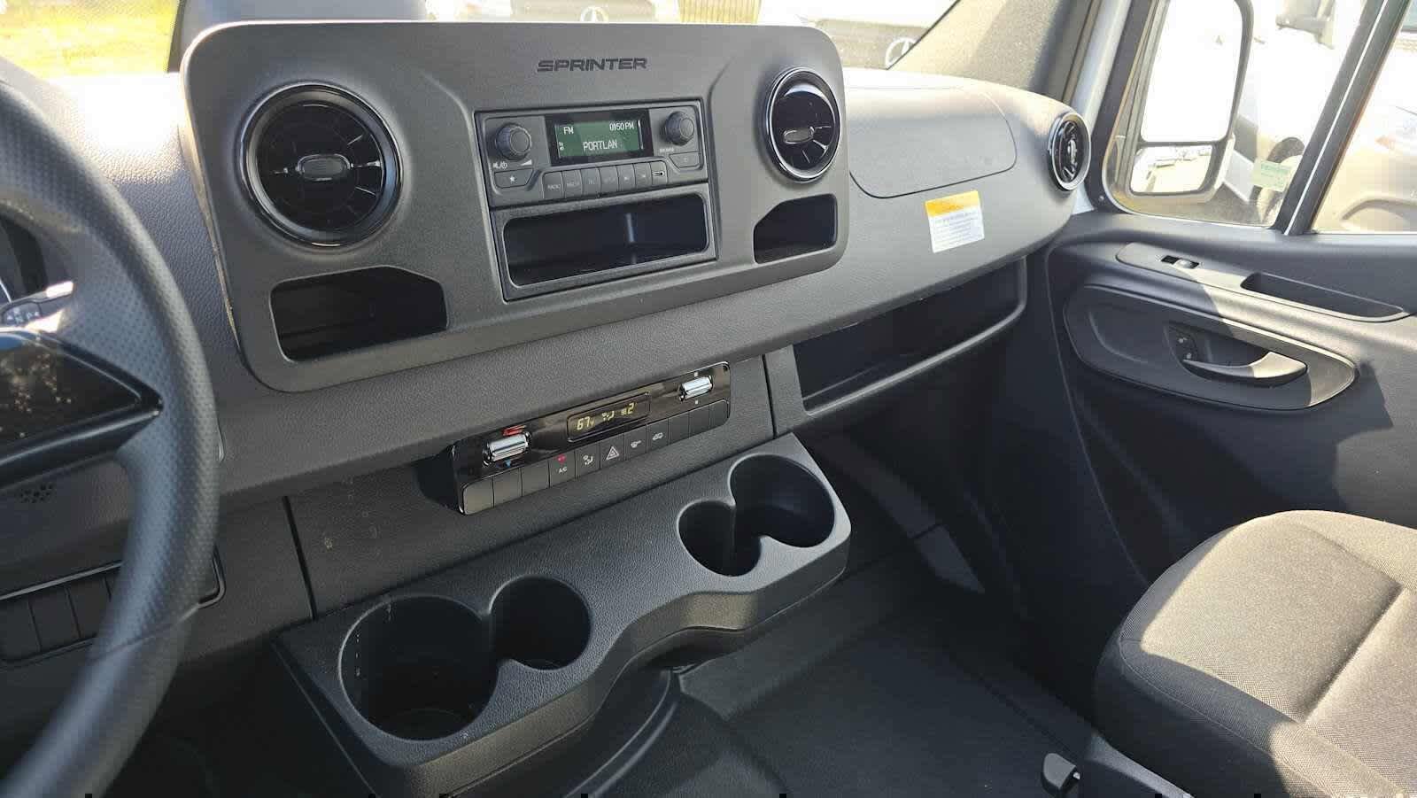 Used 2025 Mercedes-Benz Sprinter 2500 image 37