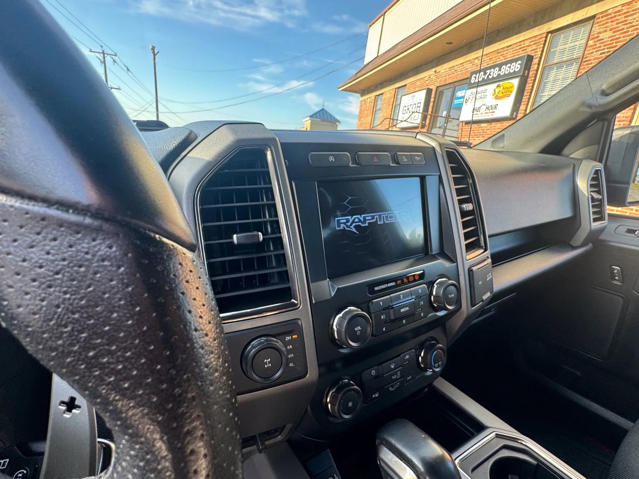 Used 2020 Ford F150 Raptor image 11