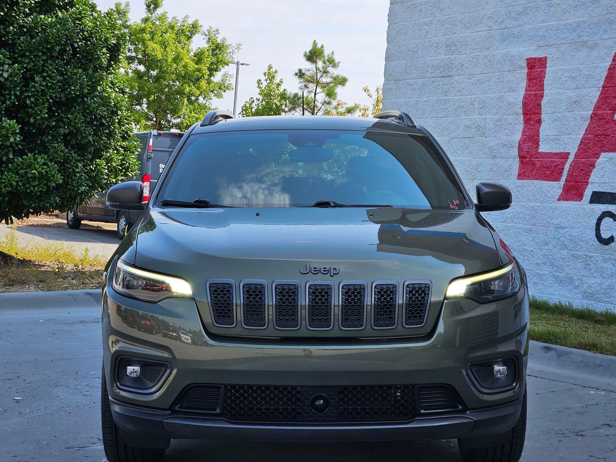 Used 2021 Jeep Cherokee Latitude Lux 80th Anniv w/ Quick Order Package 26U 80TH AWD/4WD image 2