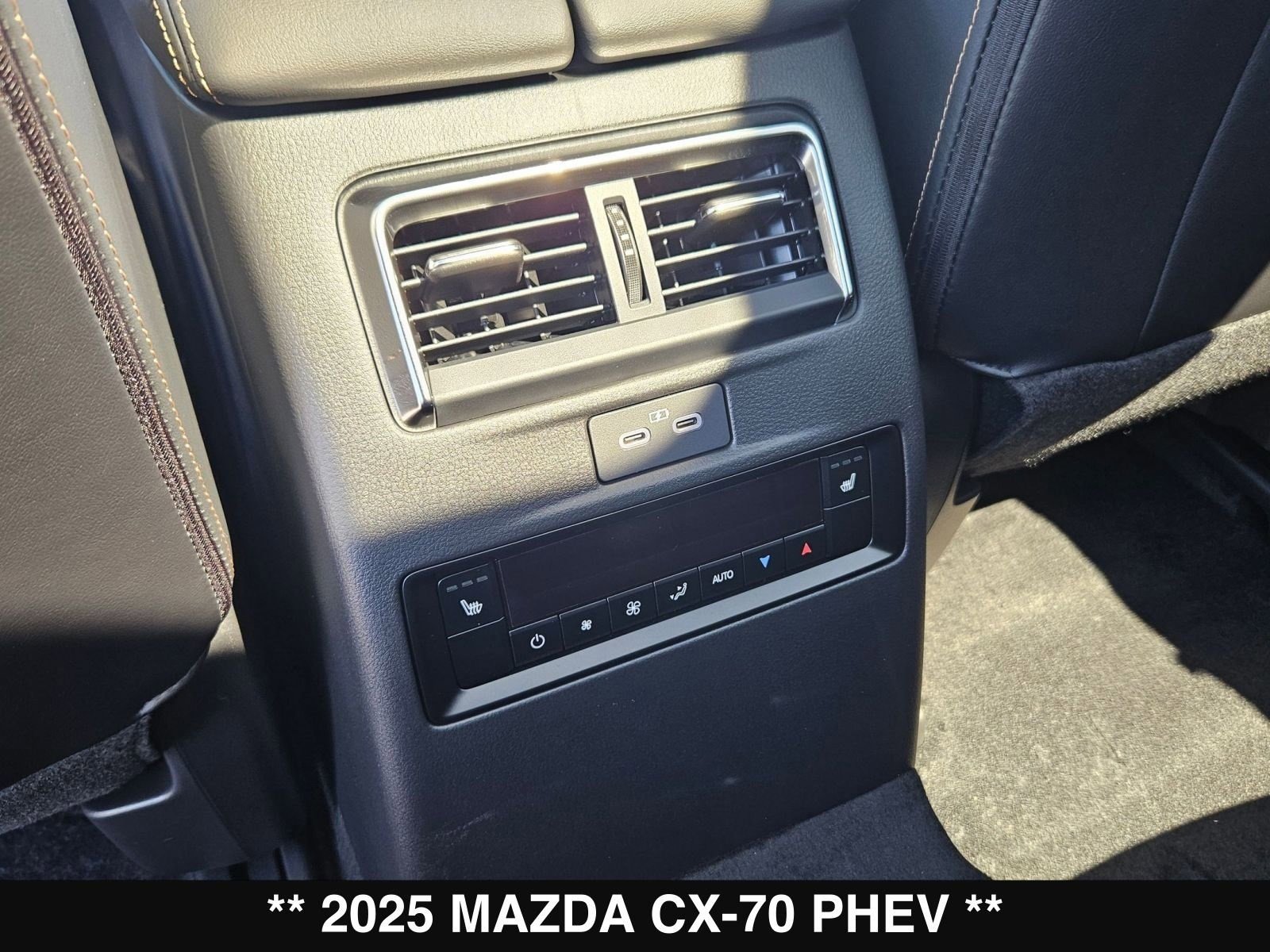 New 2025 MAZDA CX-70 Plug-In Hybrid w/ Premium Plus image 22