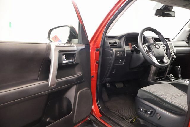 Used 2024 Toyota 4Runner SR5 AWD/4WD image 9
