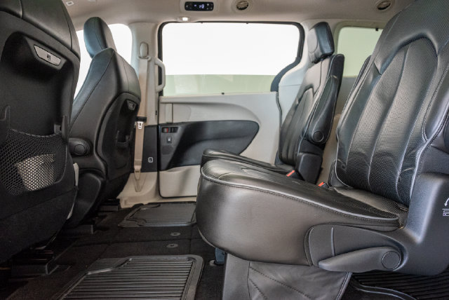 Used 2019 Chrysler Pacifica Limited FWD image 27