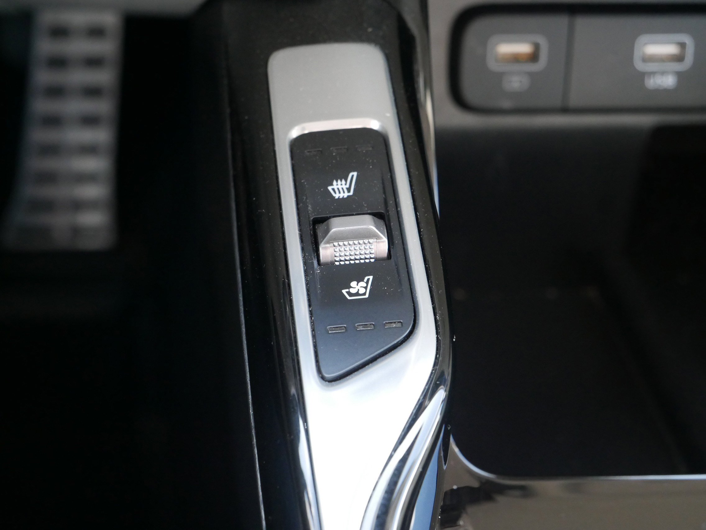 Certified 2024 Kia Sorento SX Prestige image 28