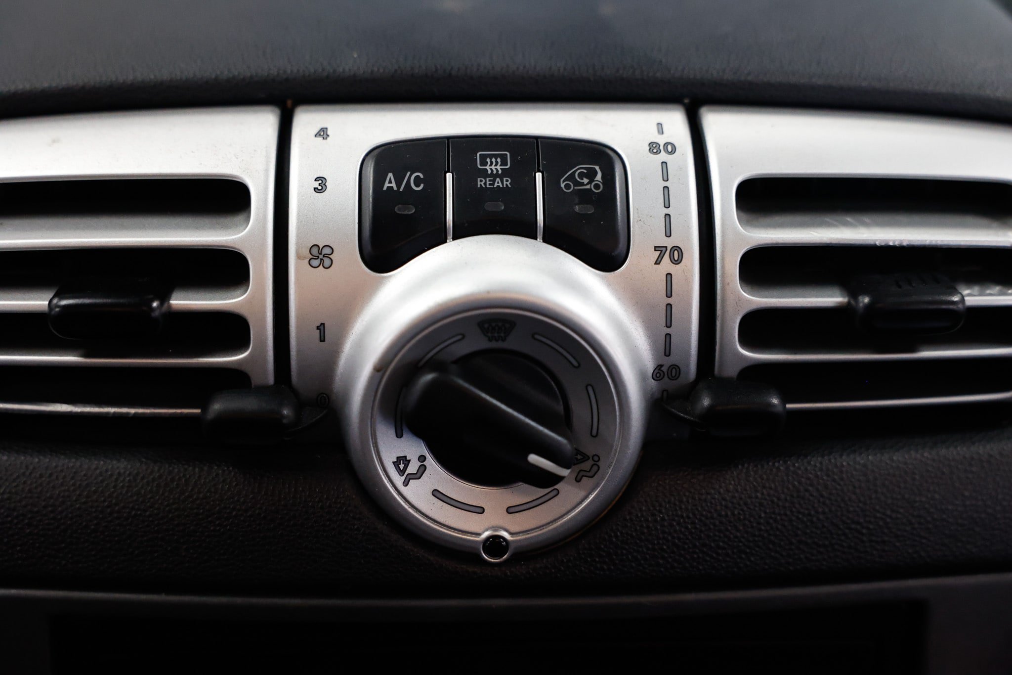 Used 2008 smart fortwo pure RWD image 31